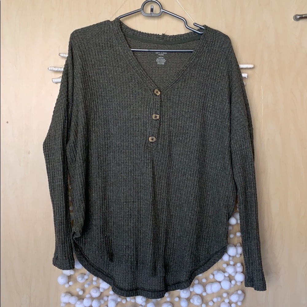 American eagle sweater